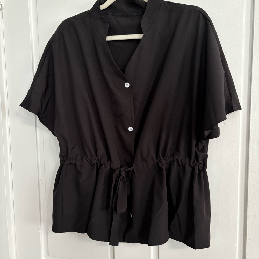 ⭐️$4 when bundled- Black Button Down Peplum Top NWOT